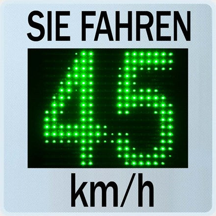 Geschwindigkeitsanzeige mit Auswertungsfunktion