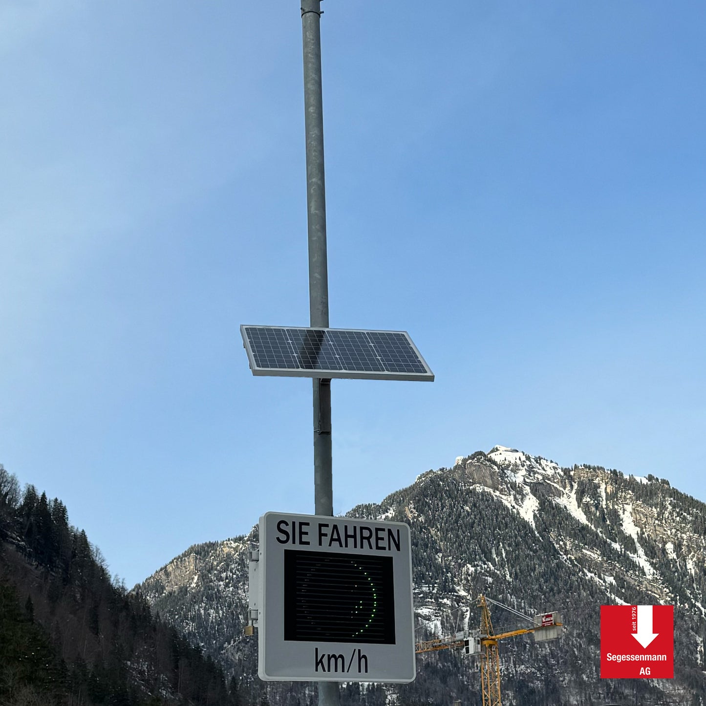 Photovoltaikpanel zu Geschwindigskeitsanzeige