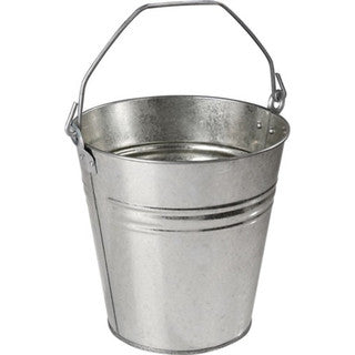 Wassereimer aus Stahl
